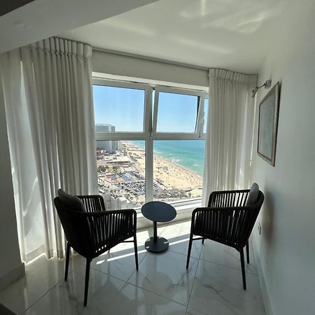 Amazing Suite On The Sea-סוויטה מדהימה על הים Bat Yam Buitenkant foto