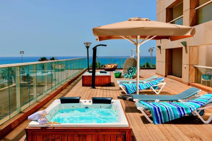 Amazing Suite On The Sea-סוויטה מדהימה על הים Bat Yam Buitenkant foto