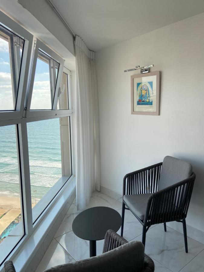 Amazing Suite On The Sea-סוויטה מדהימה על הים Bat Yam Buitenkant foto