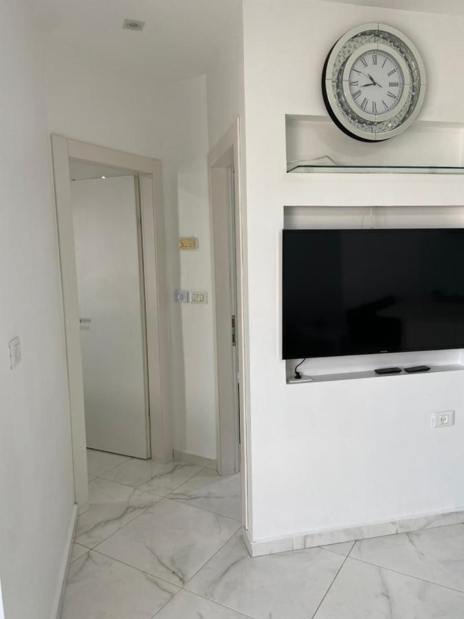 Amazing Suite On The Sea-סוויטה מדהימה על הים Bat Yam Buitenkant foto