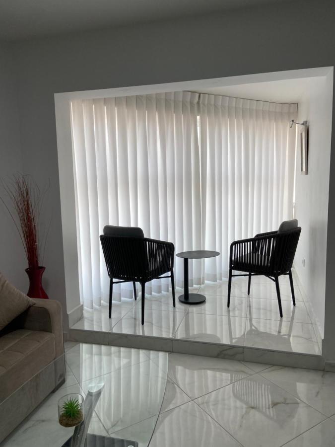 Amazing Suite On The Sea-סוויטה מדהימה על הים Bat Yam Buitenkant foto