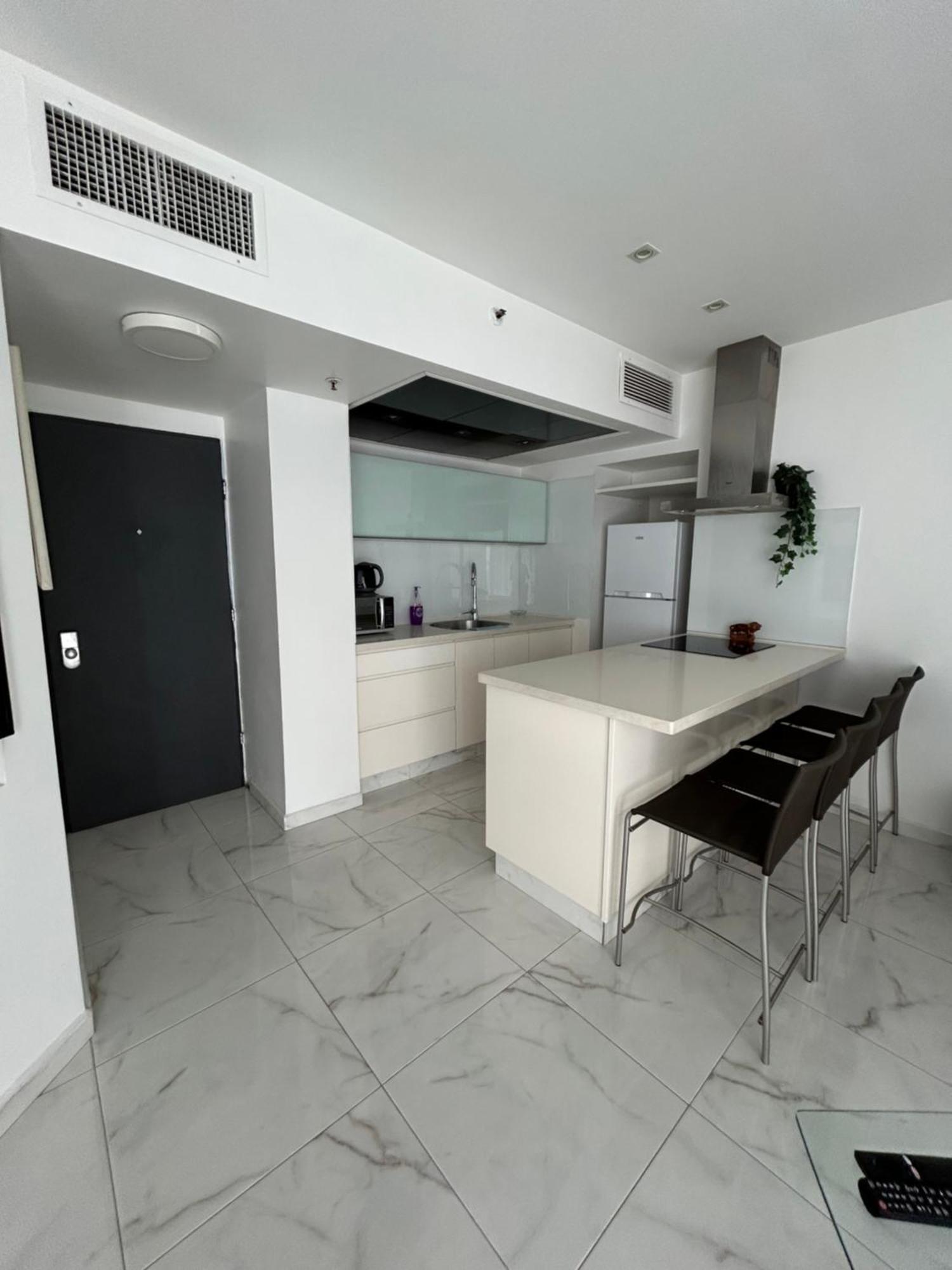 Amazing Suite On The Sea-סוויטה מדהימה על הים Bat Yam Buitenkant foto
