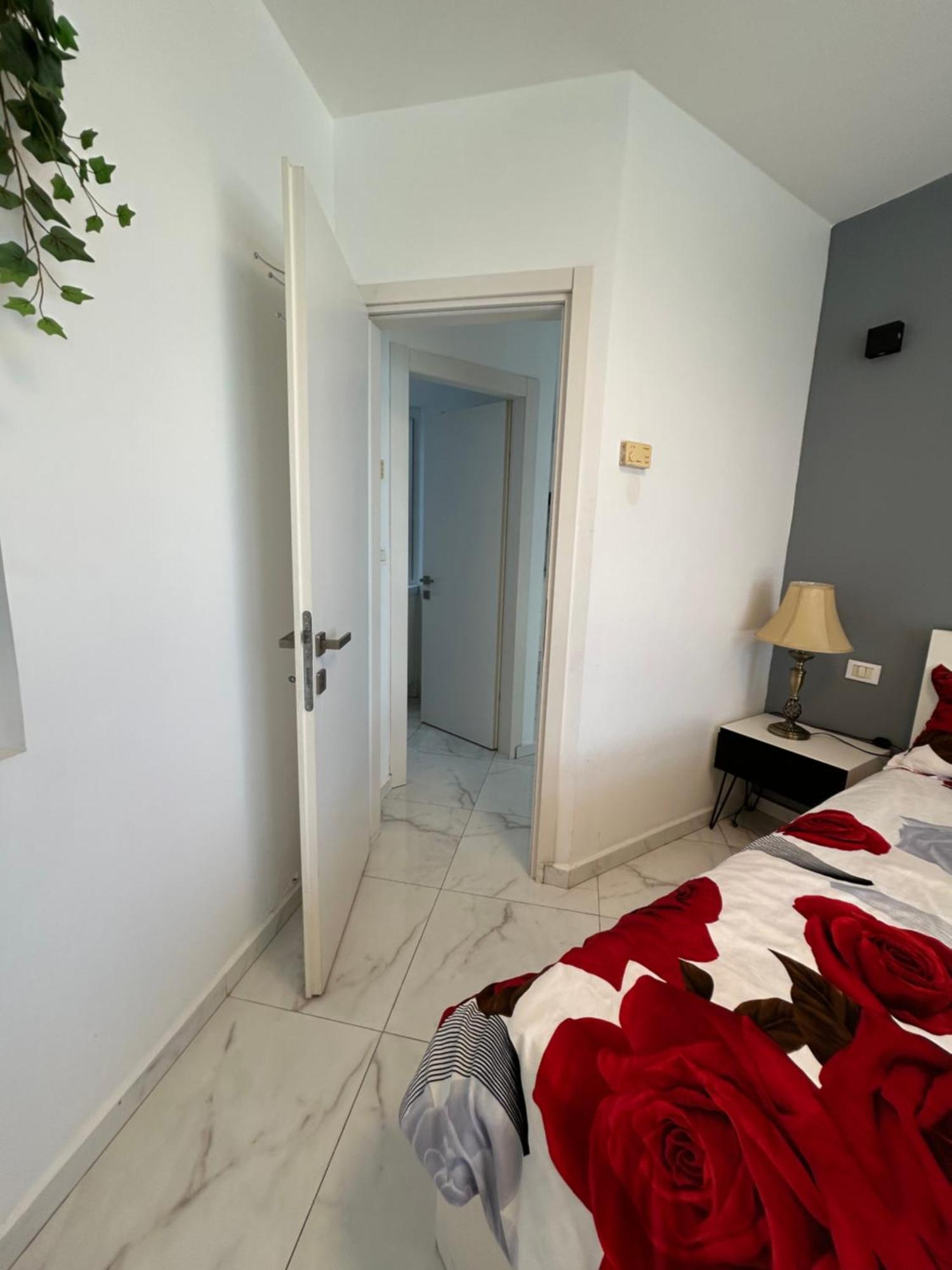 Amazing Suite On The Sea-סוויטה מדהימה על הים Bat Yam Buitenkant foto